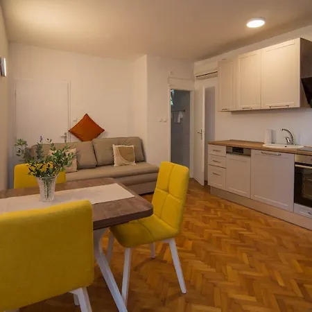Garina Ii Apartamento