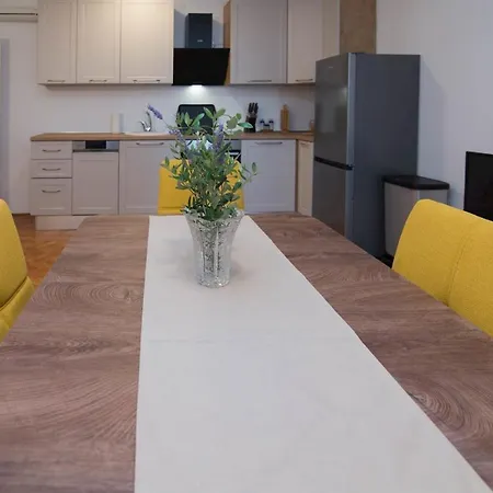 Garina Ii Apartment *