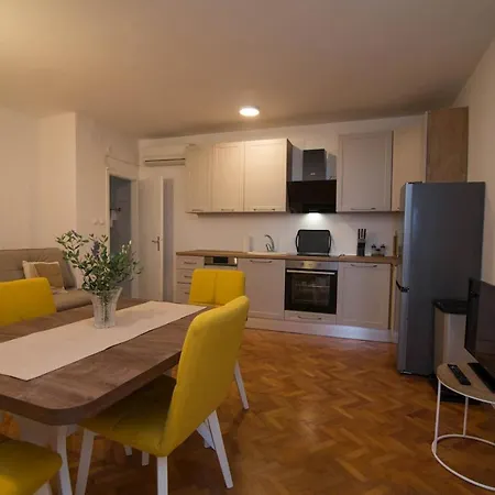 Garina Ii Apartment